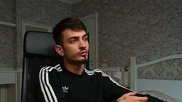 Snapshot of BrandonTate chatting on 02.22.25 BrandonTate online show from 02.22.25