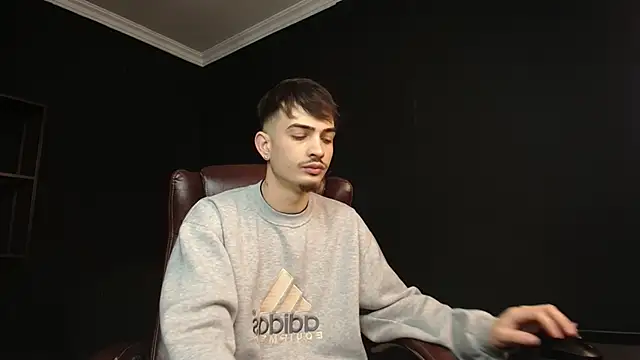 Snapshot of BrandonTate chatting on 02.25.25 BrandonTate online show from 02.25.25