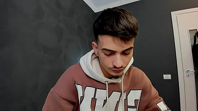 Snapshot of BrandonTate chatting on 03.01.25 BrandonTate online show from 03.01.25