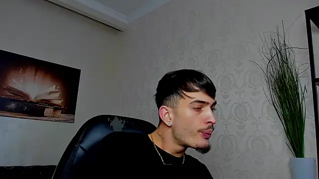 Snapshot of BrandonTate chatting on 03.10.25 BrandonTate online show from 03.10.25