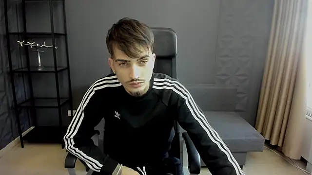 Snapshot of BrandonTate chatting on 03.19.25 BrandonTate online show from 03.19.25