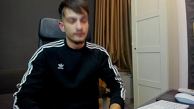 Snapshot of BrandonTate chatting on 03.19.25 BrandonTate online show from 03.19.25