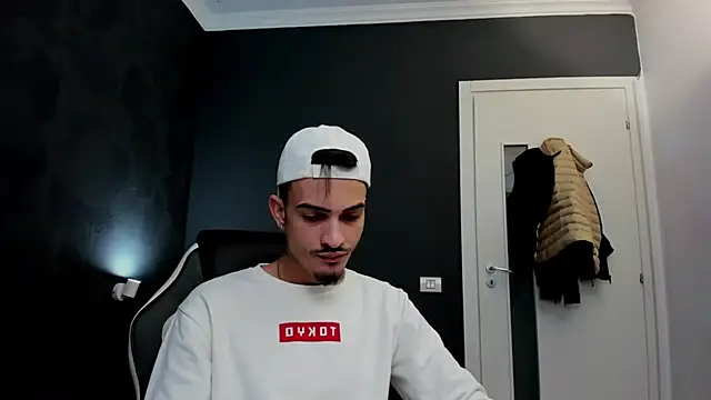 Snapshot of BrandonTate chatting on 03.20.25 BrandonTate online show from 03.20.25