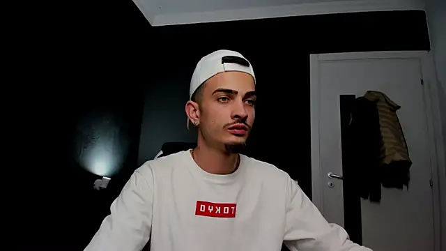 Snapshot of BrandonTate chatting on 03.20.25 BrandonTate online show from 03.20.25