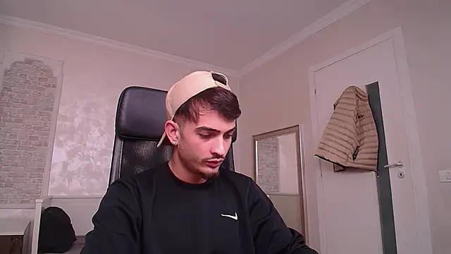 Snapshot of BrandonTate chatting on 03.21.25 BrandonTate online show from 03.21.25