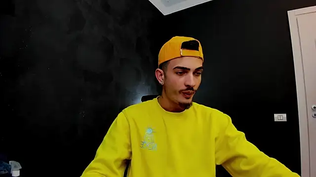 Snapshot of BrandonTate chatting on 03.22.25 BrandonTate online show from 03.22.25