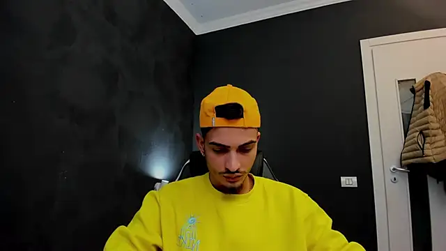 Snapshot of BrandonTate chatting on 03.22.25 BrandonTate online show from 03.22.25