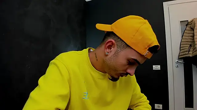 Snapshot of BrandonTate chatting on 03.22.25 BrandonTate online show from 03.22.25