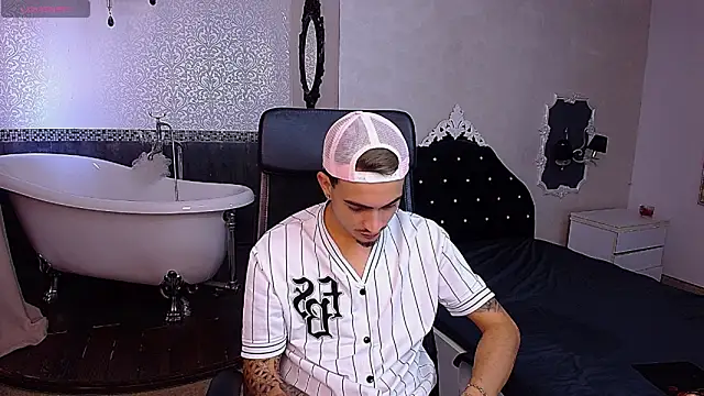 Snapshot of BrandonTate chatting on 09.15.25 BrandonTate online show from 09.15.25