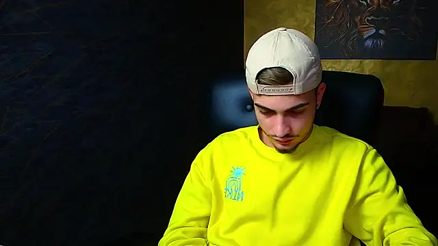 Snapshot of BrandonTate chatting on 10.07.25 BrandonTate online show from 10.07.25