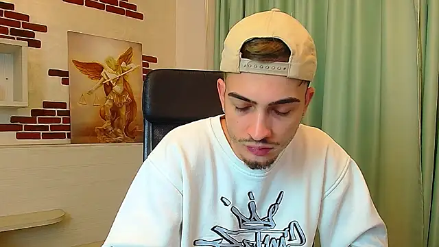 Snapshot of BrandonTate chatting on 10.14.25 BrandonTate online show from 10.14.25