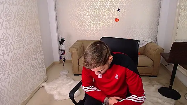 Snapshot of BrandonTate chatting on 10.21.25 BrandonTate online show from 10.21.25