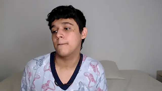 Snapshot of kaiine190 chatting on 11.03.25 kaiine190 online show from 11.03.25