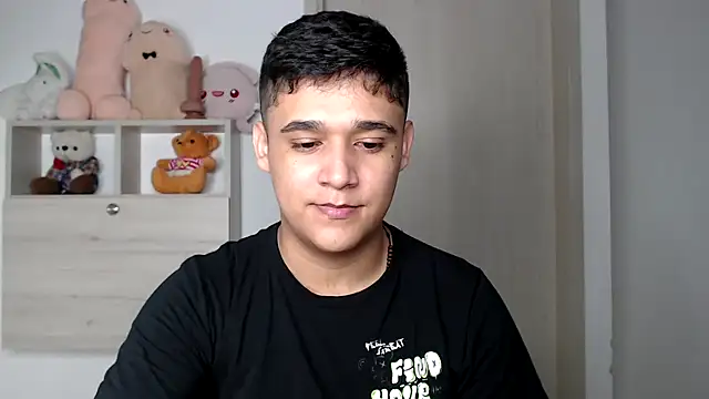 Snapshot of kaiine190 chatting on 11.08.25 kaiine190 online show from 11.08.25