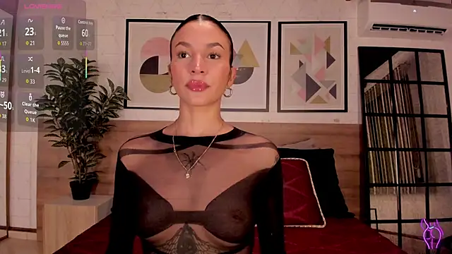 LunaRuso online show from 11.11.25