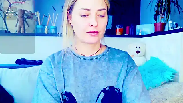  JuliaSpace  online show from 02.08.26