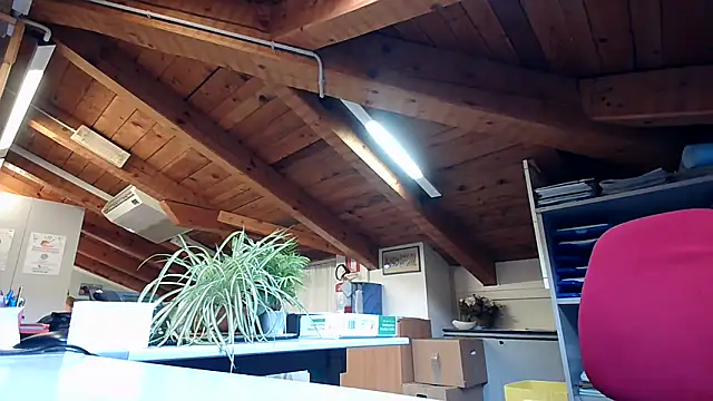 Snapshot of TWENTYONE0021 chatting on 02.03.25 TWENTYONE0021 online show from 02.03.25