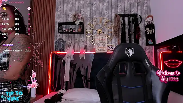 Neko Misaki online show from 12.31.24