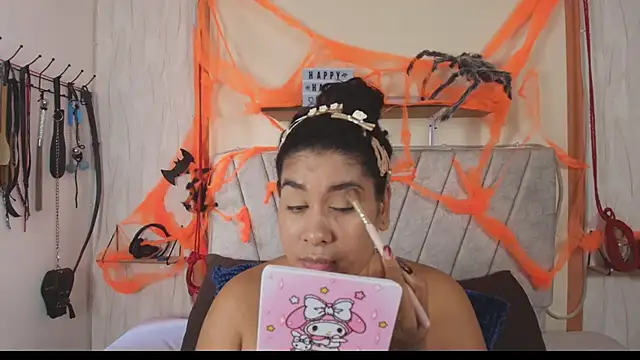 Liana Asaff online show from 10.25.25