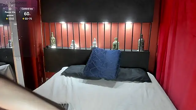 Megannklein online show from 01.04.25
