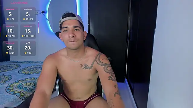 Snapshot of valentino_santoss chatting on 11.06.25 valentino santoss online show from 11.06.25