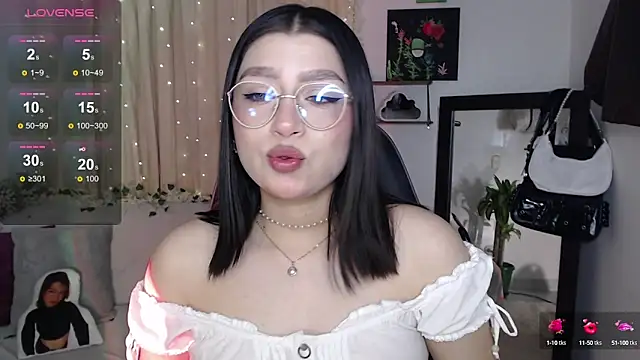 mily thomson b  online show from 10.08.25