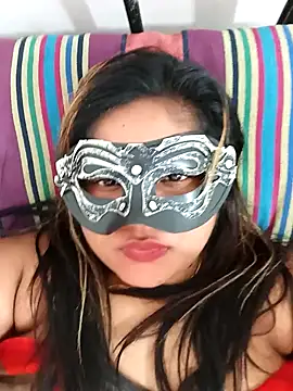 Snapshot of littlequeen77 chatting on 01.19.25 littlequeen77 online show from 01.19.25