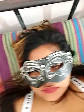 Snapshot of littlequeen77 chatting on 01.21.25 littlequeen77 online show from 01.21.25