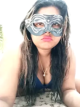 Snapshot of littlequeen77 chatting on 02.06.25 littlequeen77 online show from 02.06.25