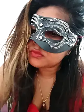 Snapshot of littlequeen77 chatting on 02.10.25 littlequeen77 online show from 02.10.25