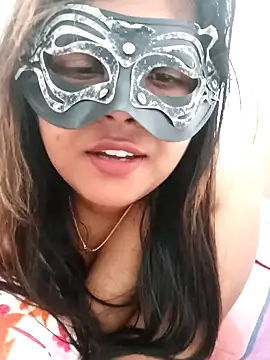 Snapshot of littlequeen77 chatting on 02.20.25 littlequeen77 online show from 02.20.25