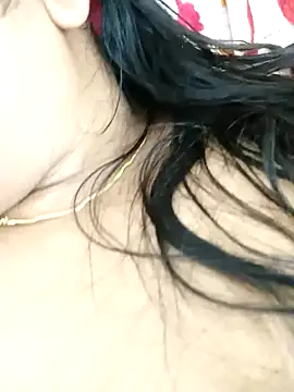 Snapshot of littlequeen77 chatting on 02.28.25 littlequeen77 online show from 02.28.25