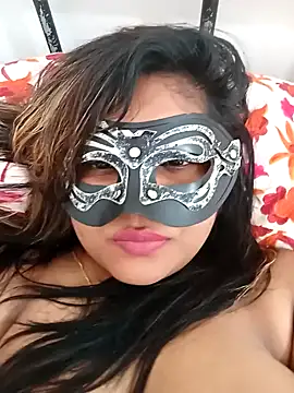 Snapshot of littlequeen77 chatting on 03.02.25 littlequeen77 online show from 03.02.25