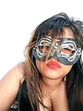 Snapshot of littlequeen77 chatting on 03.15.25 littlequeen77 online show from 03.15.25