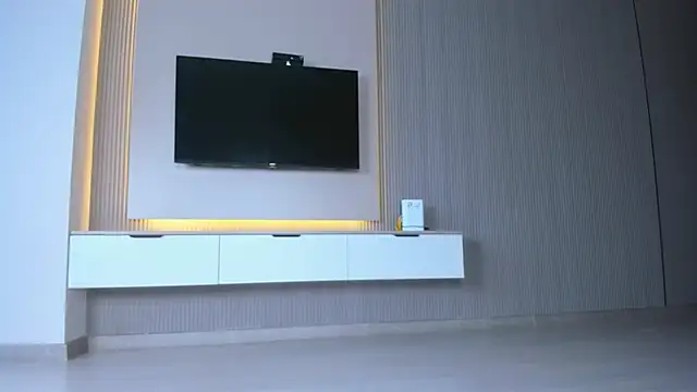 Cherrypie 001 online show from 12.15.25