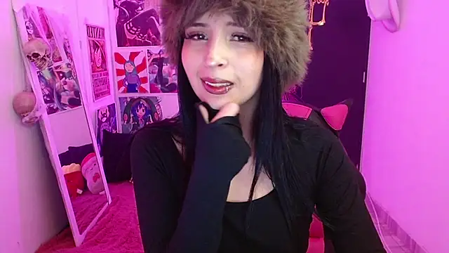 Snapshot of Kind_Scarlett chatting on 11.08.25 Kind Scarlett online show from 11.08.25