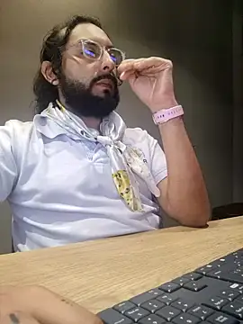 Snapshot of antimedicaldrugs chatting on 09.21.25 antimedicaldrugs online show from 09.21.25