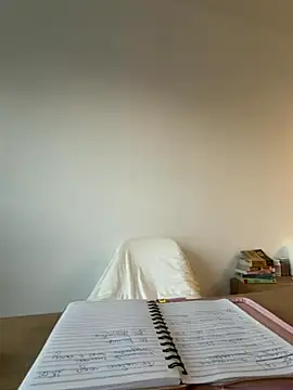 streetdoll online show from 10.11.25