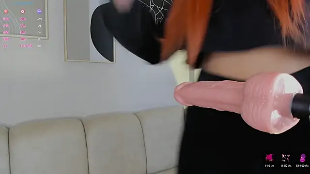 Snapshot of Kloe_Raize chatting on 10.08.25 Kloe Raize online show from 10.08.25