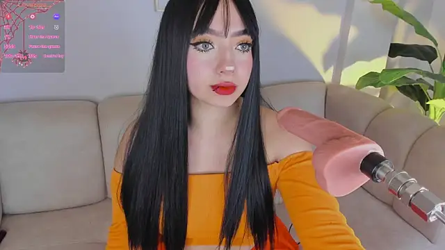 Snapshot of Kloe_Raize chatting on 10.19.25 Kloe Raize online show from 10.19.25