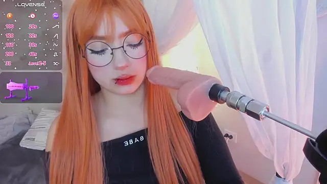 Snapshot of Kloe_Raize chatting on 10.25.25 Kloe Raize online show from 10.25.25