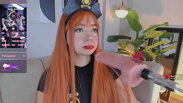 Snapshot of Kloe_Raize chatting on 10.29.25 Kloe Raize online show from 10.29.25