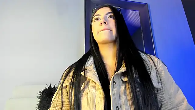 Snapshot of PaulinaDuarte chatting on 09.29.25 PaulinaDuarte online show from 09.29.25