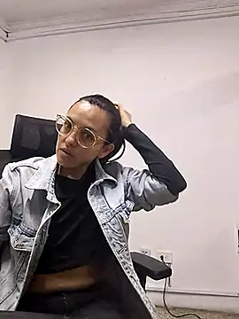 dalilla macherano online show from 03.12.25