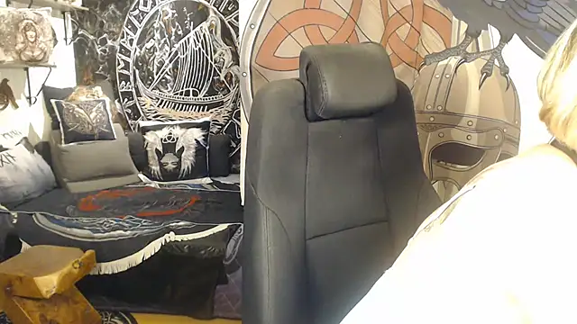 TittenMichelle online show from 01.28.25