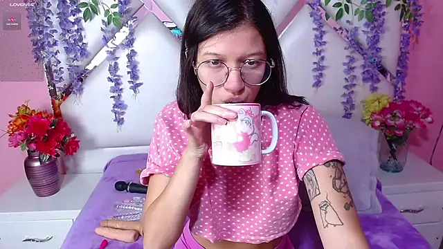 Perla Skinnyy online show from 12.10.24