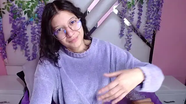 Perla Skinnyy online show from 12.21.24