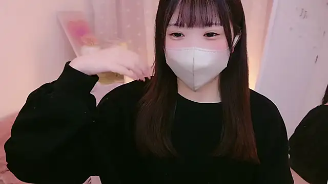 Snapshot of HONO_cha chatting on 03.13.25 HONO cha online show from 03.13.25