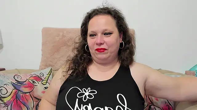 KarolineJoyy online show from 11.28.25