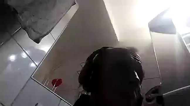 Snapshot of BongChannel chatting on 01.01.25 BongChannel online show from 01.01.25